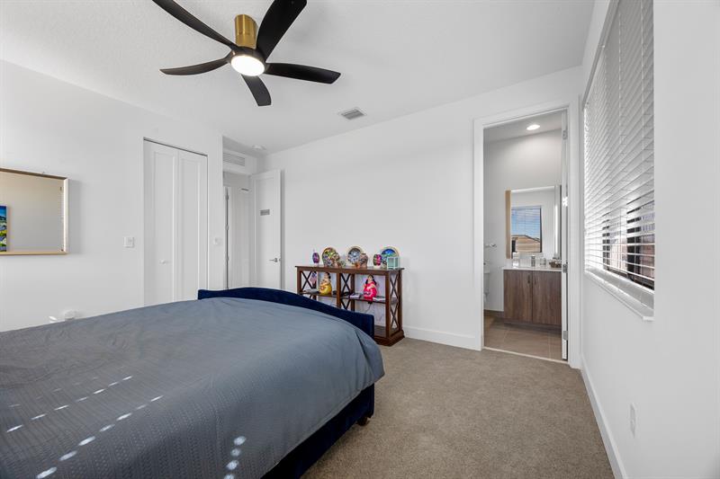 Image 33 of 49 For 5226 Nevola Ave