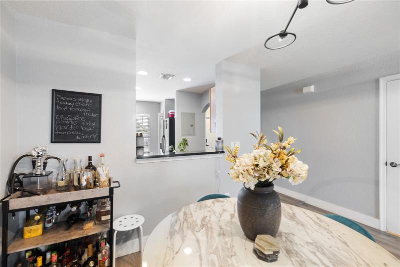 Image 11 of 33 For 5929 Manchester Way