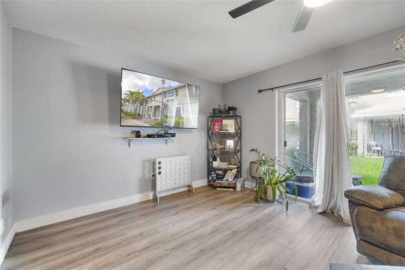 Image 16 of 33 For 5929 Manchester Way