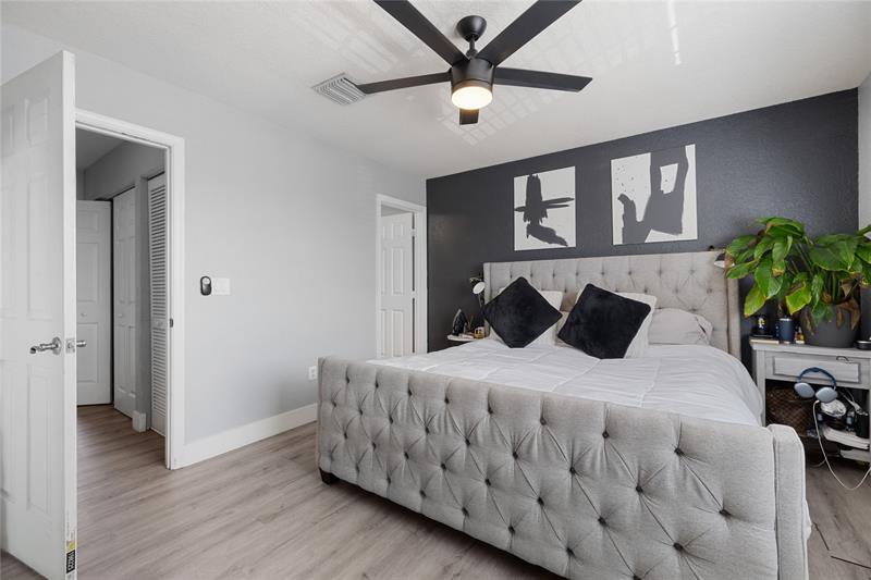 Image 22 of 33 For 5929 Manchester Way