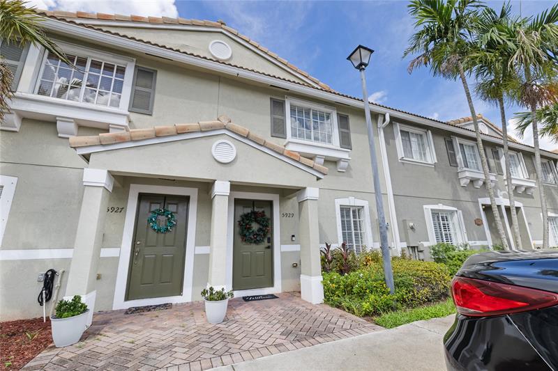 Image 3 of 33 For 5929 Manchester Way