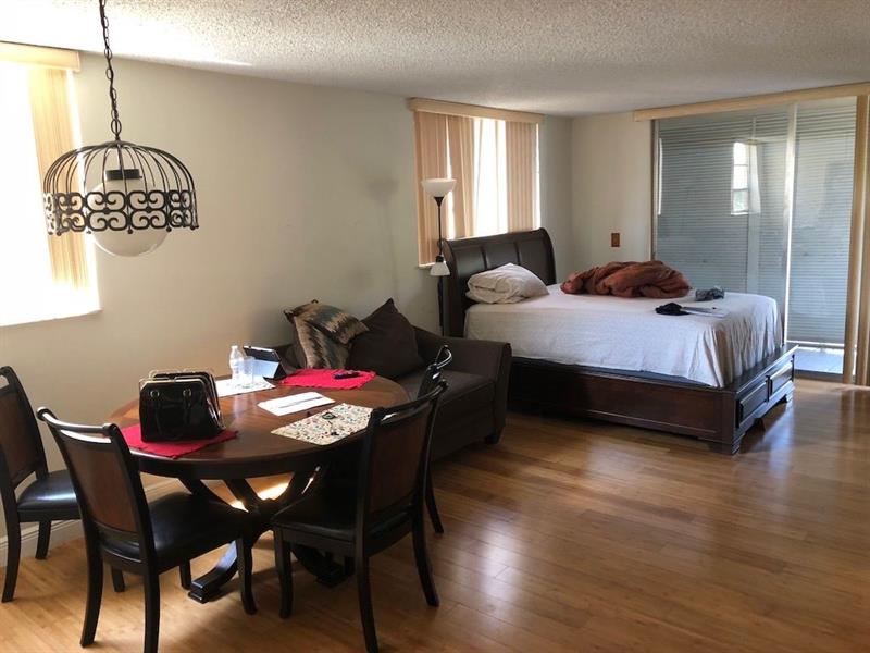 Image 5 of 6 For 406 68th Ave  509