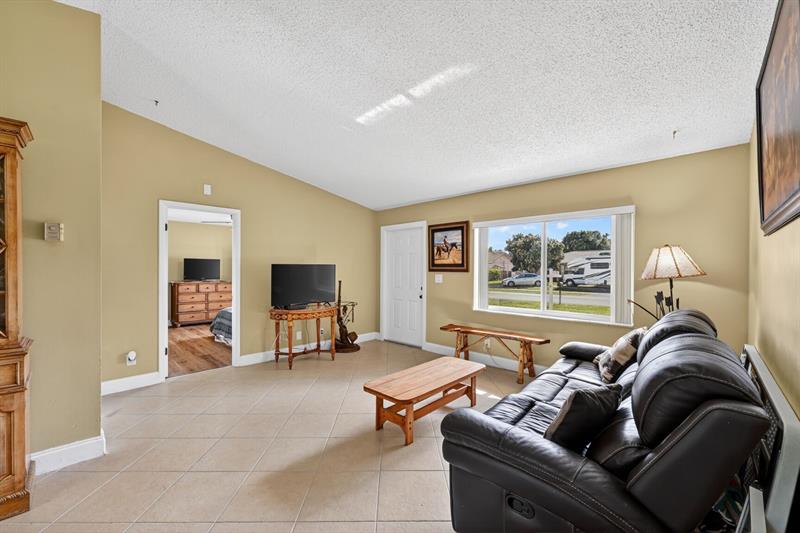 Image 5 of 19 For 12541 10th Ct