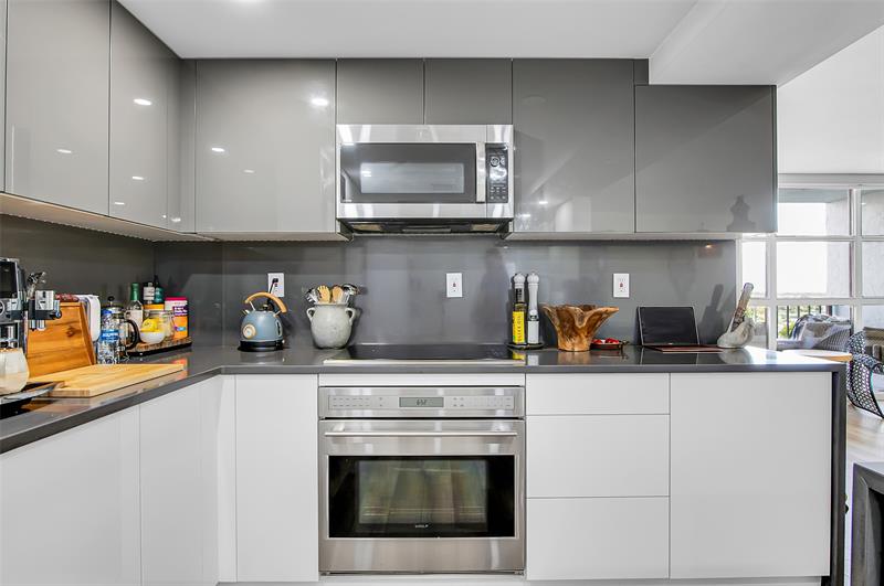 Image 12 of 42 For 600 Parkview Dr  1029