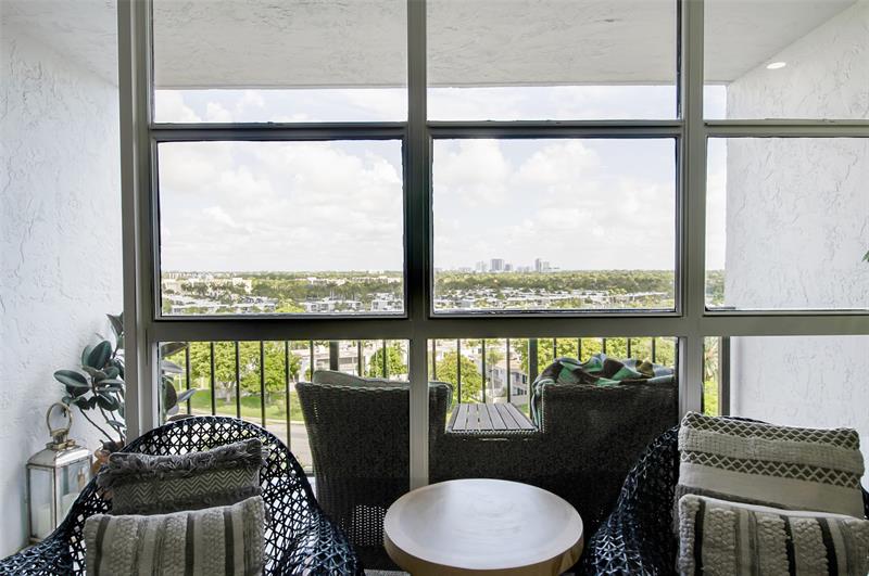 Image 15 of 42 For 600 Parkview Dr  1029