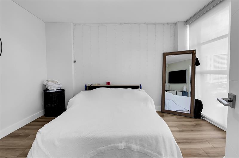 Image 18 of 42 For 600 Parkview Dr  1029