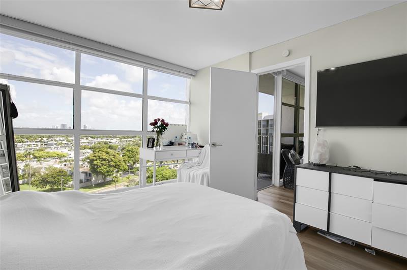 Image 19 of 42 For 600 Parkview Dr  1029