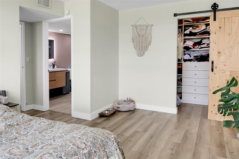 Image 24 of 42 For 600 Parkview Dr  1029