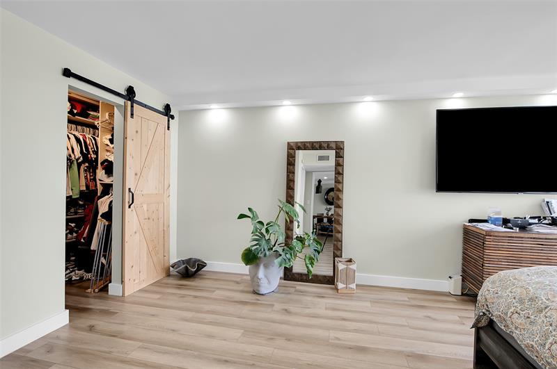 Image 25 of 42 For 600 Parkview Dr  1029