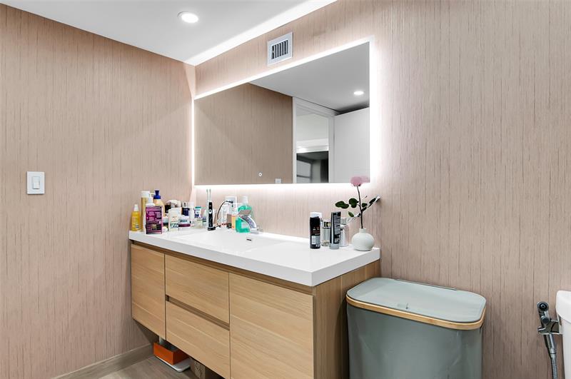 Image 30 of 42 For 600 Parkview Dr  1029