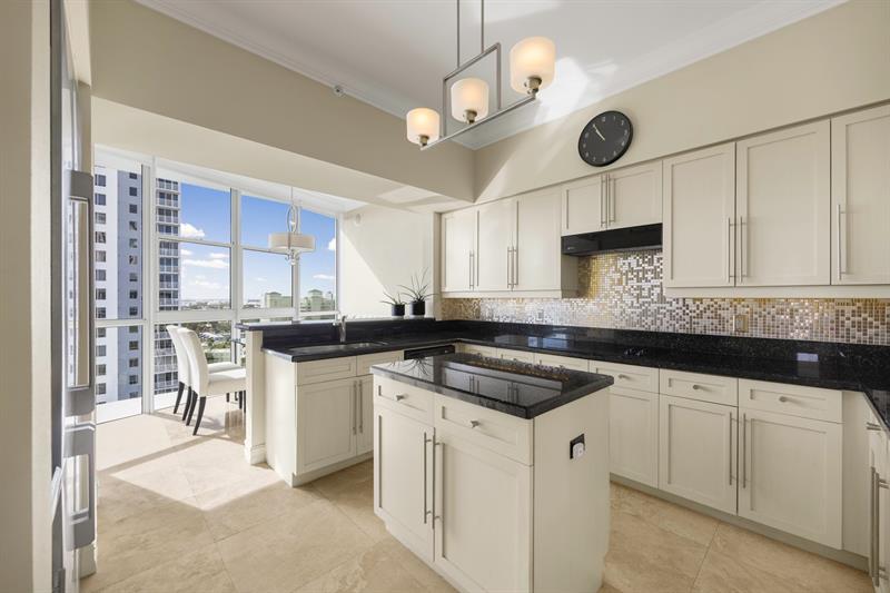 Image 11 of 33 For 111 8th Ave  Ph-1701