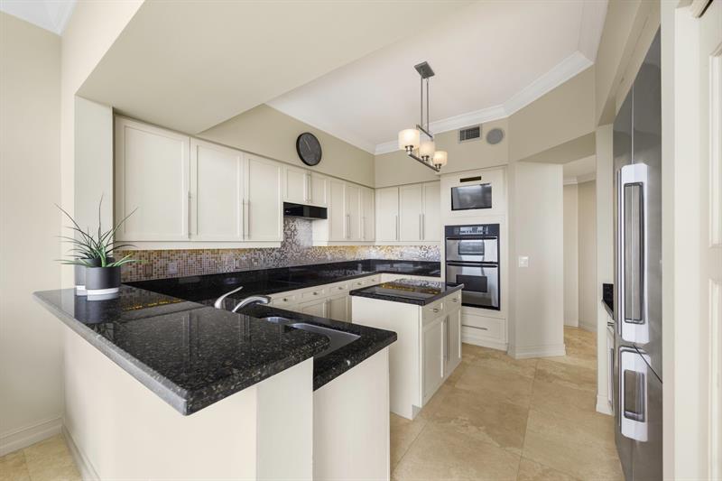 Image 13 of 33 For 111 8th Ave  Ph-1701