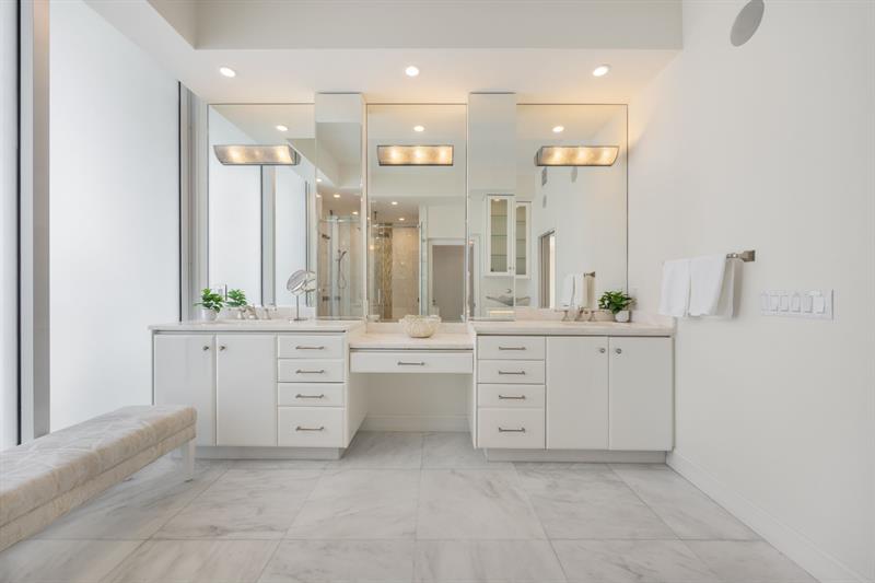 Image 17 of 33 For 111 8th Ave  Ph-1701