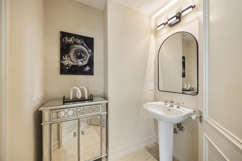 Image 23 of 33 For 111 8th Ave  Ph-1701