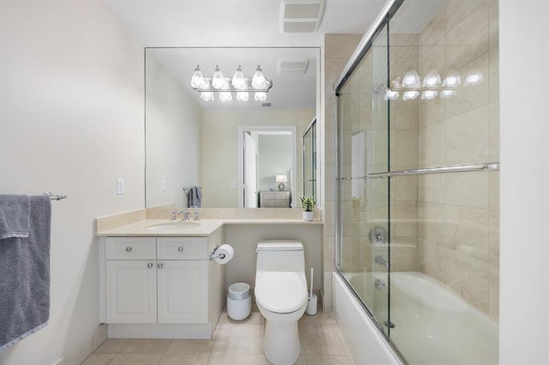 Image 24 of 33 For 111 8th Ave  Ph-1701