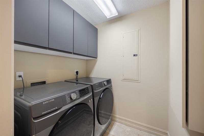 Image 27 of 33 For 111 8th Ave  Ph-1701