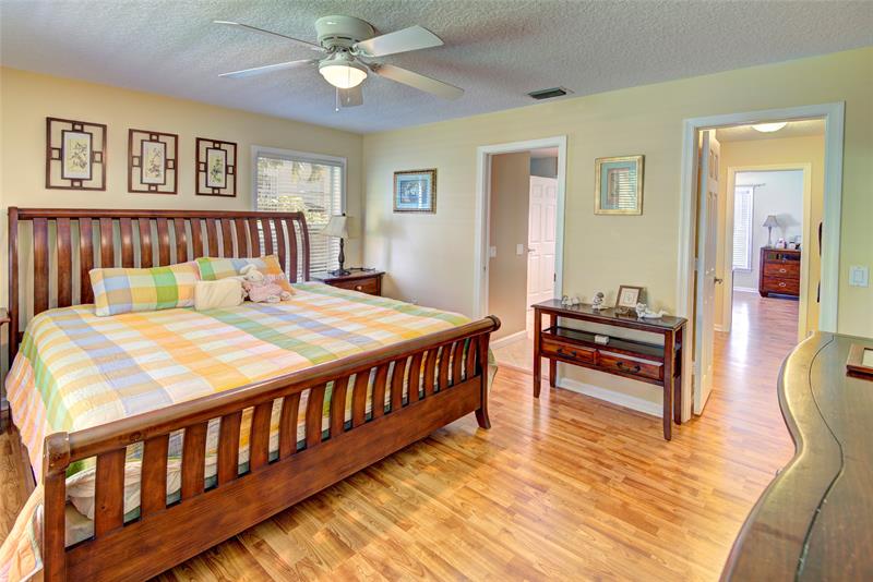 Image 17 of 25 For 114 Sand Pine Way