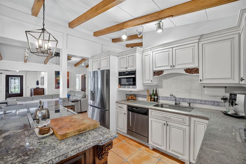 Image 11 of 61 For 1507 18th Ave