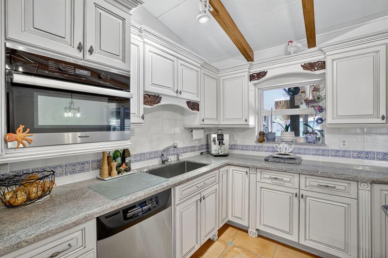 Image 12 of 61 For 1507 18th Ave