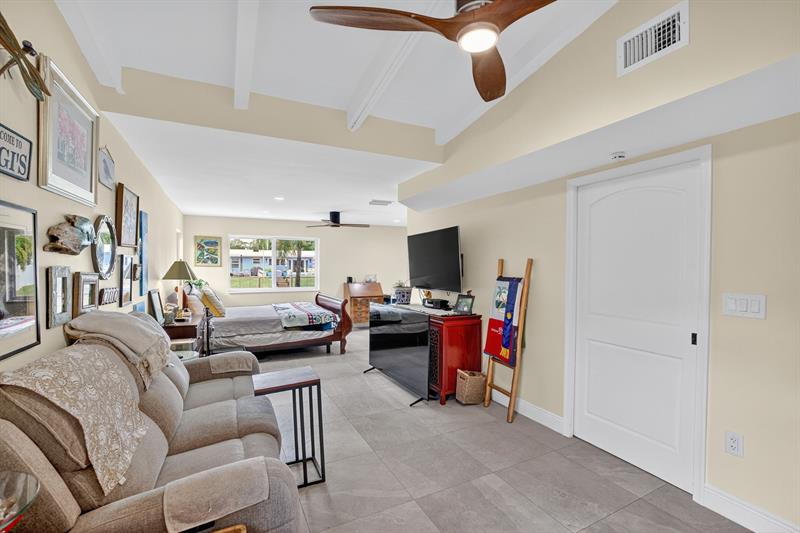 Image 20 of 61 For 1507 18th Ave