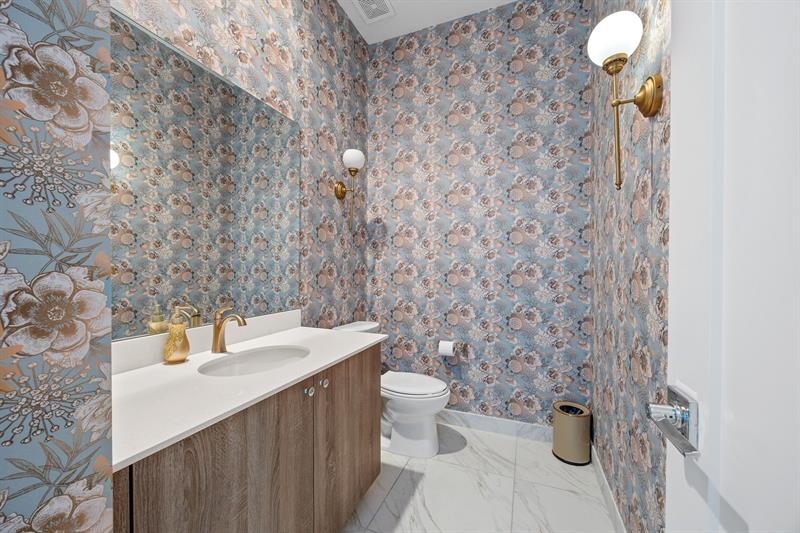 Image 17 of 35 For 5046 Alonza Ave