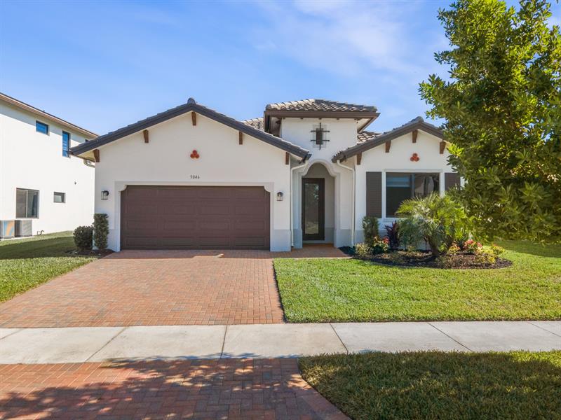 Image 3 of 35 For 5046 Alonza Ave