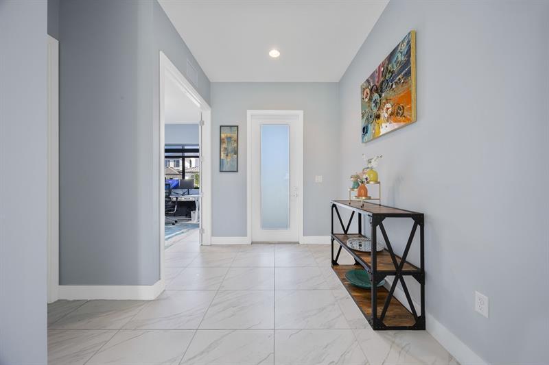 Image 5 of 35 For 5046 Alonza Ave