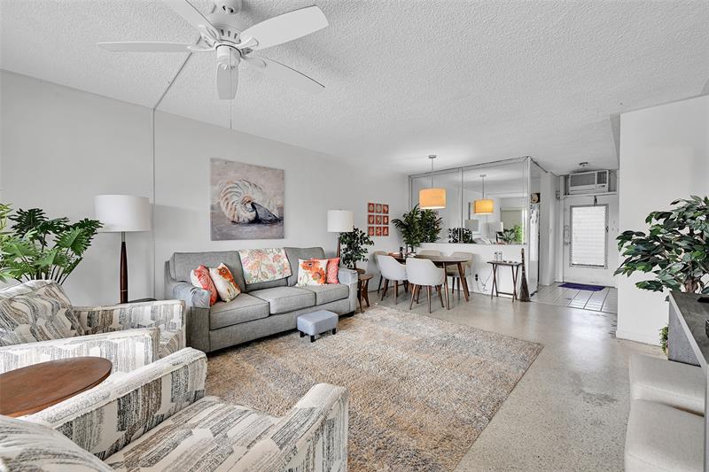 Image 20 of 37 For 1790 Las Olas Blvd  25