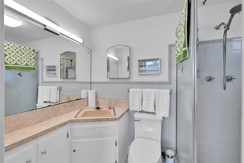 Image 33 of 37 For 1790 Las Olas Blvd  25