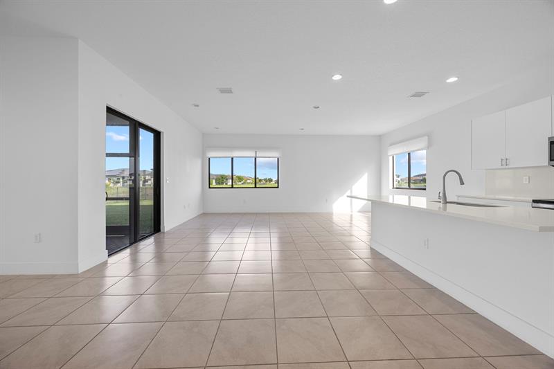 Image 14 of 46 For 5032 Frattina St