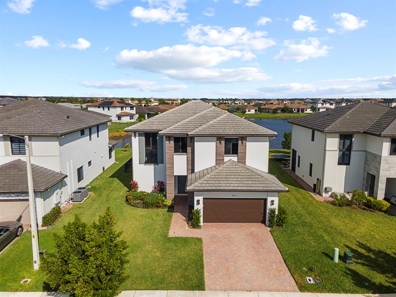 Image 4 of 46 For 5032 Frattina St