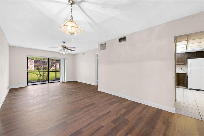 Image 15 of 25 For 3101 Oakland Shores Dr  H108