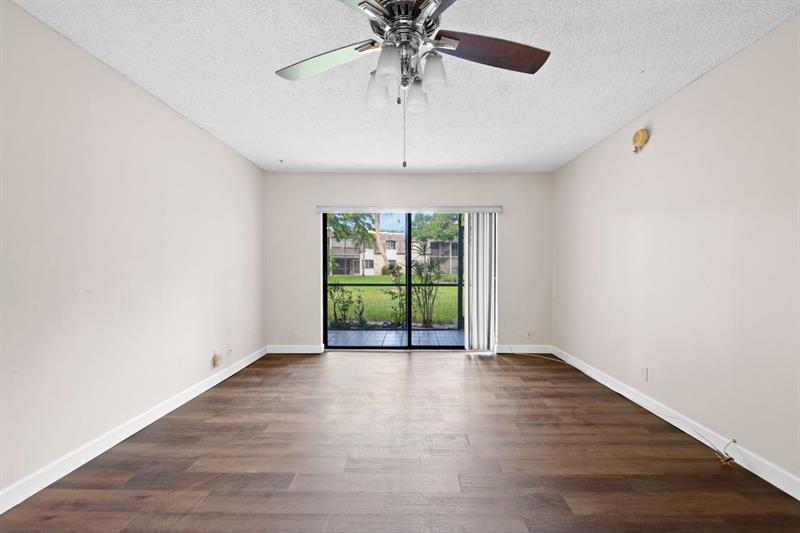 Image 17 of 25 For 3101 Oakland Shores Dr  H108