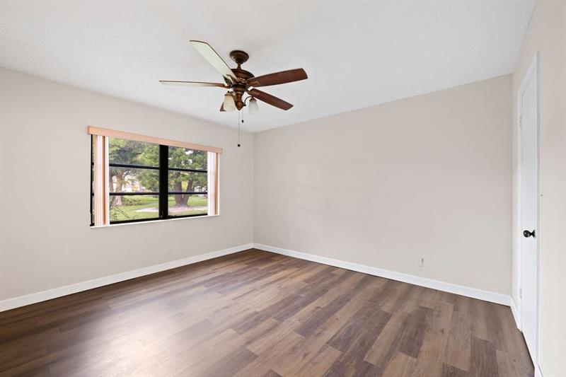 Image 19 of 25 For 3101 Oakland Shores Dr  H108