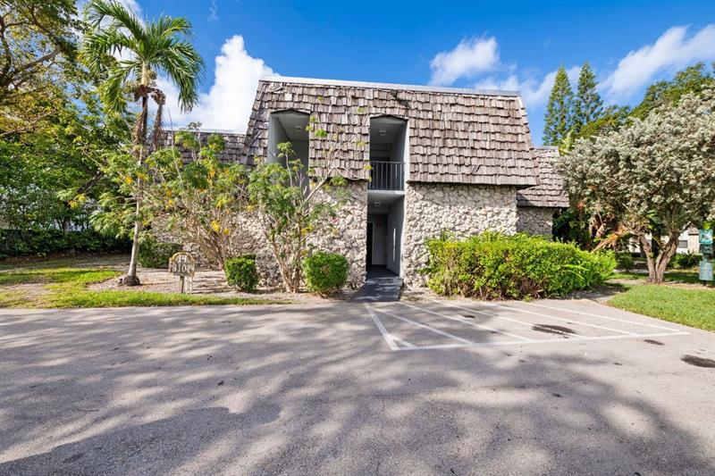 Image 4 of 25 For 3101 Oakland Shores Dr  H108