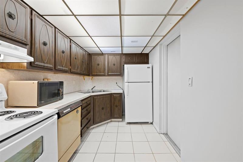 Image 6 of 25 For 3101 Oakland Shores Dr  H108