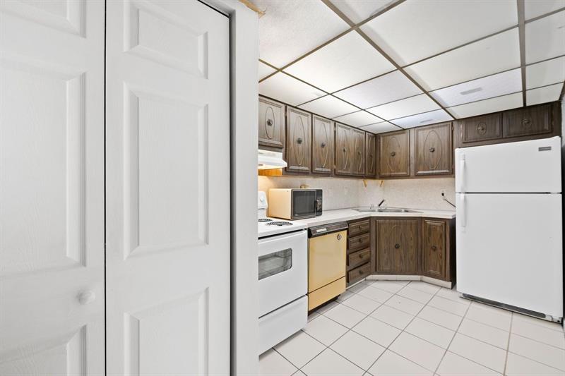 Image 7 of 25 For 3101 Oakland Shores Dr  H108