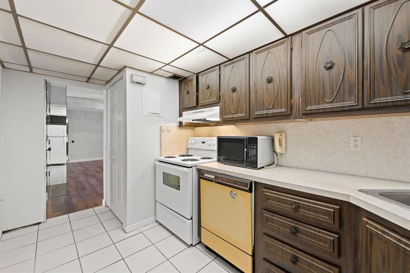 Image 8 of 25 For 3101 Oakland Shores Dr  H108