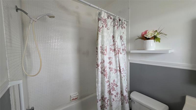 Image 18 of 23 For 5300 Washington St  L338