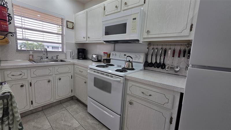 Image 4 of 23 For 5300 Washington St  L338