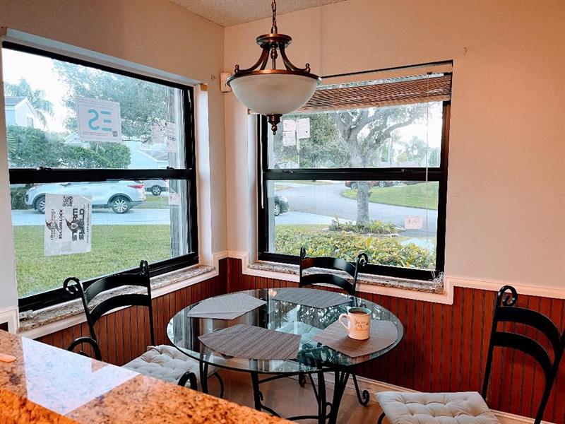 Image 6 of 7 For 8471 78th Ct 8471