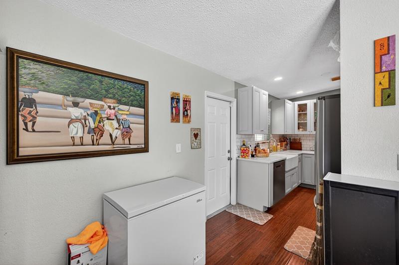 Image 13 of 58 For 300 25th Ave