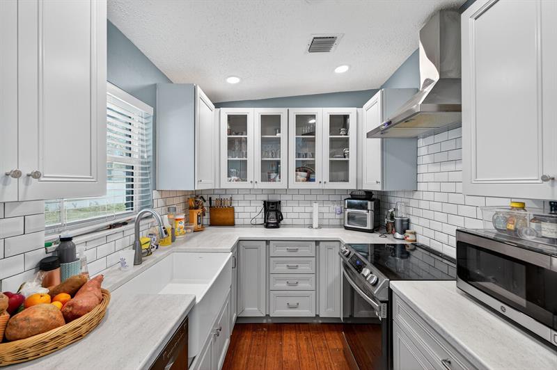 Image 15 of 58 For 300 25th Ave