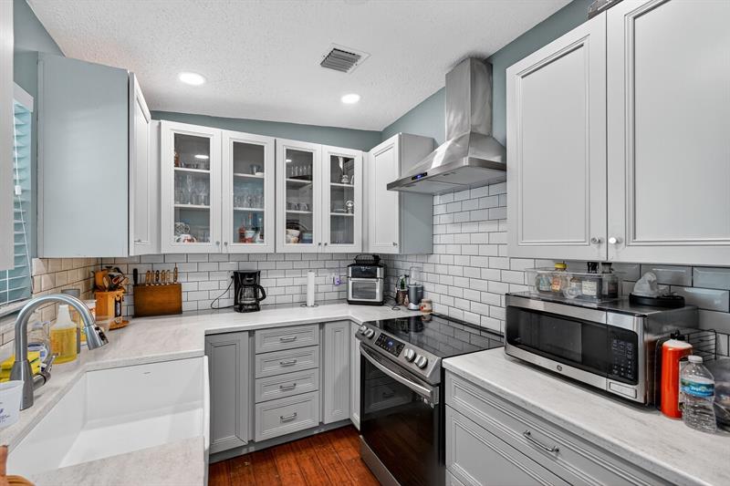 Image 16 of 58 For 300 25th Ave