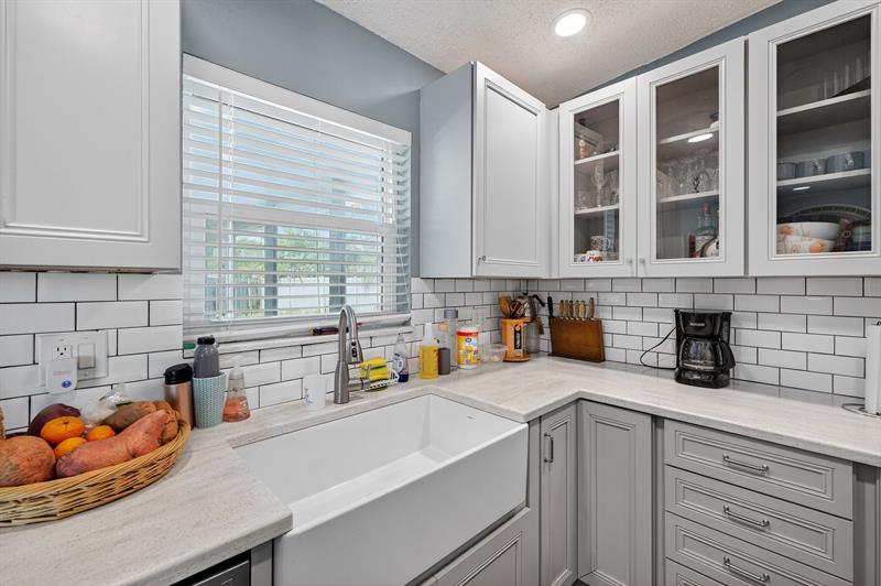 Image 17 of 58 For 300 25th Ave