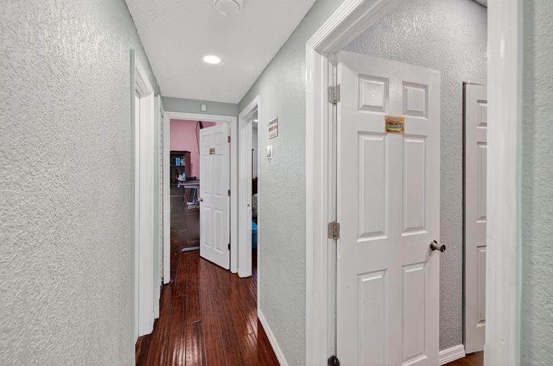 Image 21 of 58 For 300 25th Ave