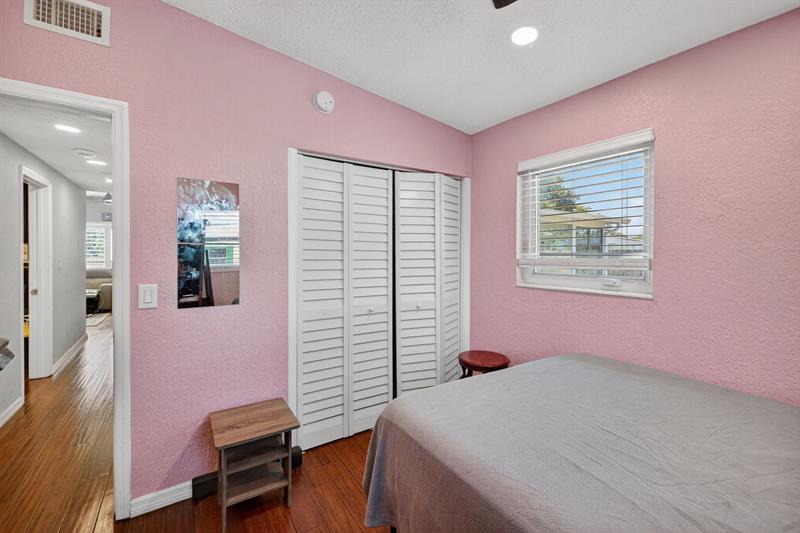 Image 27 of 58 For 300 25th Ave