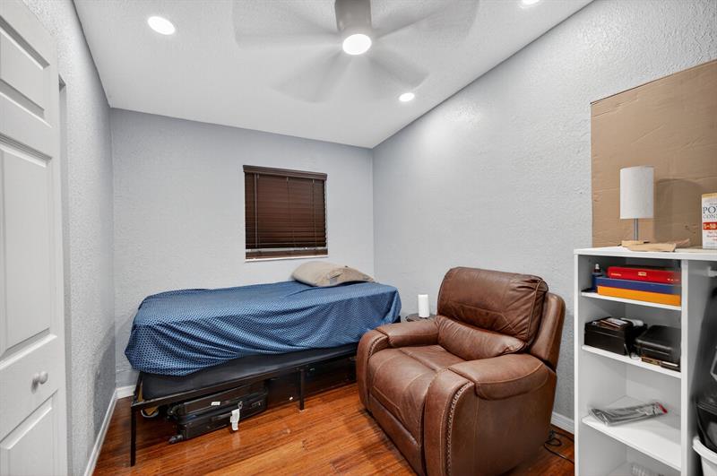 Image 29 of 58 For 300 25th Ave