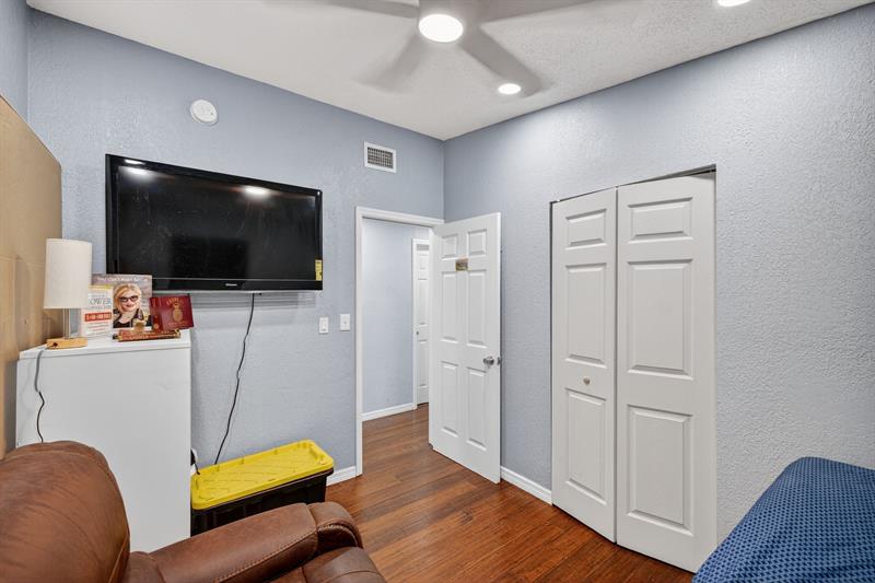 Image 30 of 58 For 300 25th Ave