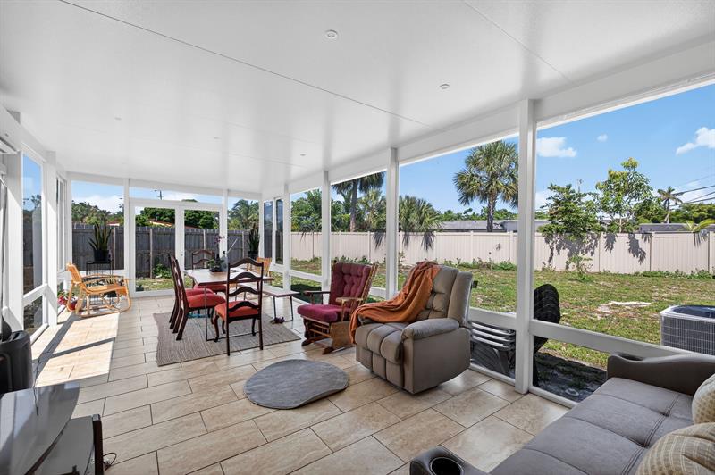 Image 31 of 58 For 300 25th Ave